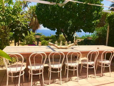 Patio, Garden, Dining area