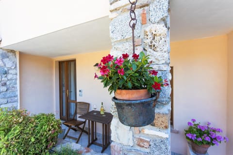 Facade/entrance, Balcony/Terrace