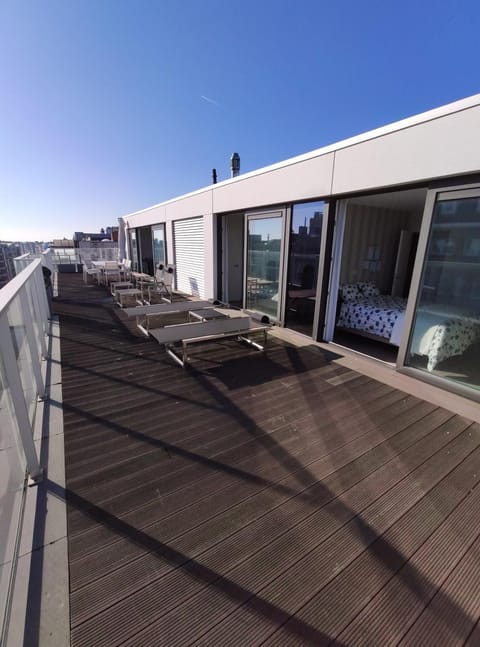 Penthouse met groot terras Oostende Apartment in Ostend
