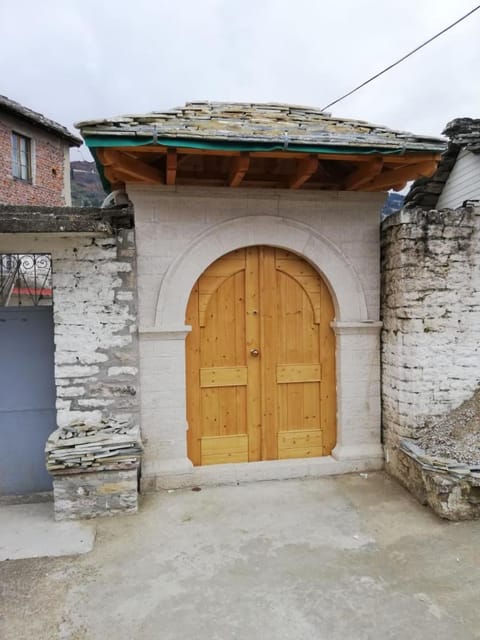 Facade/entrance, Day, Landmark view