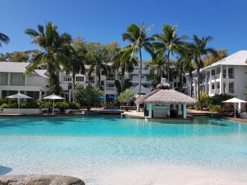 Property building, Day, Pool view, Swimming pool