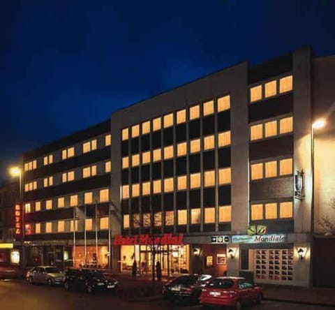 Facade/entrance, Night