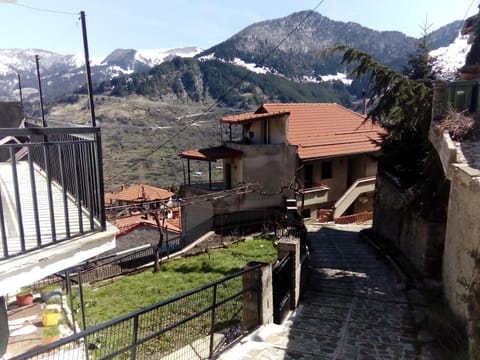 Balkone in Montagna (Μπαλκόνι στο Βουνό ) House in North Macedonia