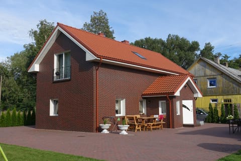 Facade/entrance, Balcony/Terrace