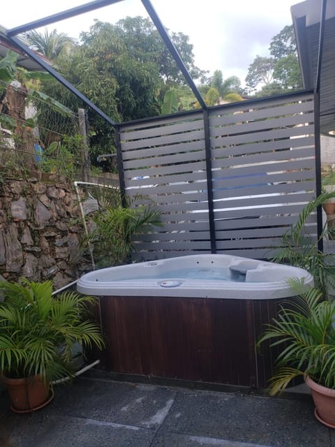 Hot Tub, Hot Tub