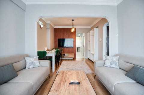 Communal lounge/ TV room, TV and multimedia, Living room, Seating area