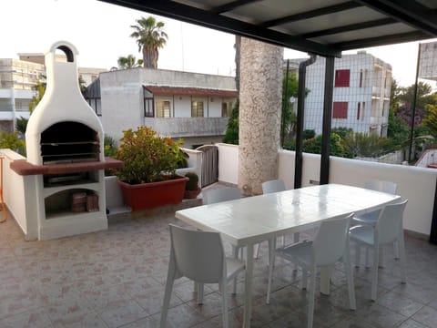 BBQ facilities, Balcony/Terrace, Garden view, Street view, Quiet street view, Inner courtyard view