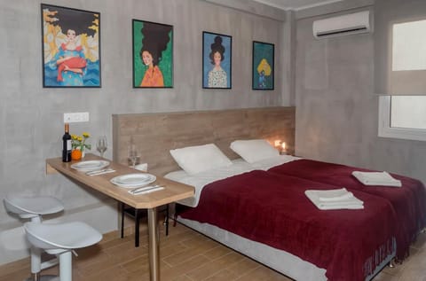 Photo of the whole room, Dining area, Bedroom, air conditioner