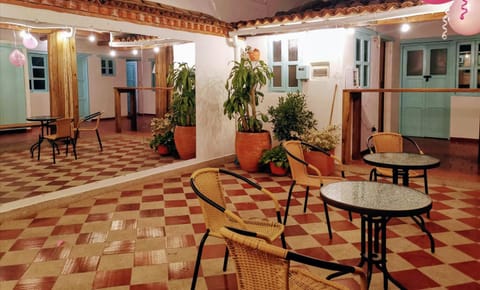 Patio, Area and facilities
