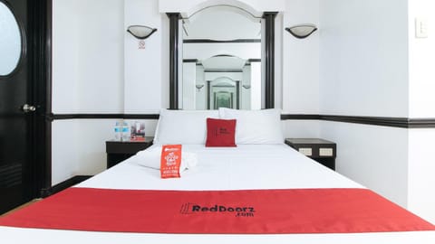 Bed, towels