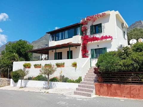 Strofi House Apartment in Crete