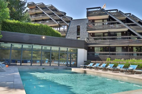 Swimming pool, Swimming pool