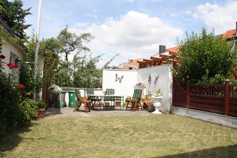 Property building, Patio, Garden
