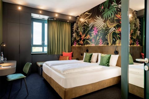 Bed, Photo of the whole room
