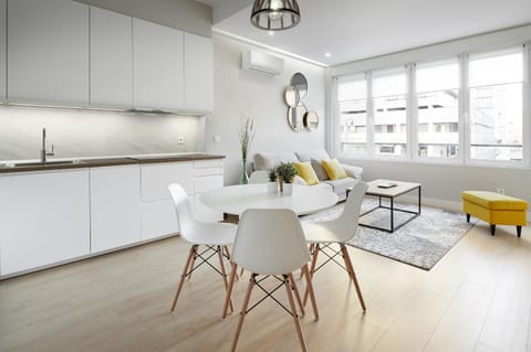 Kitchen or kitchenette, Living room, Dining area