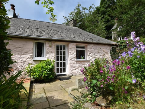Milkwood Cottage House in Fishguard