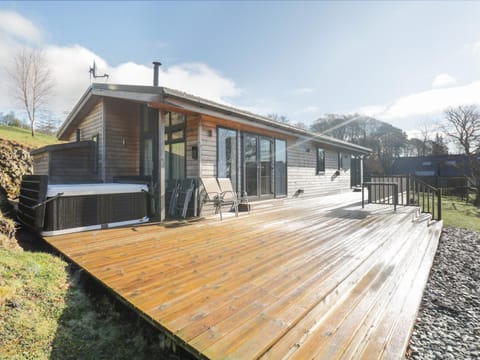 Tarn Lodge House in Bowness-on-Windermere