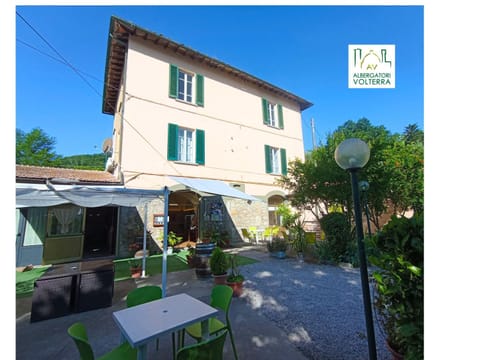 Property building, Restaurant/places to eat, Garden