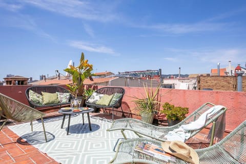 Balcony/Terrace, sunbed