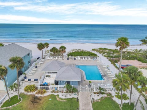 Property building, Bird's eye view, Pool view, Sea view, Swimming pool