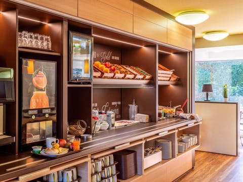 Lounge or bar, Breakfast