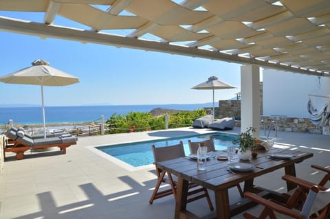 Balcony/Terrace, Dining area, Swimming pool