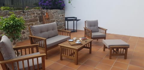Patio, BBQ facilities, Balcony/Terrace