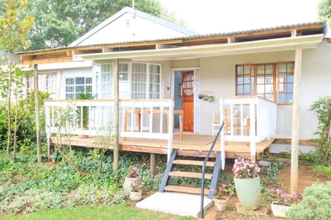 Property building, Patio, Day, Garden, View (from property/room), Balcony/Terrace, Balcony/Terrace, pet friendly