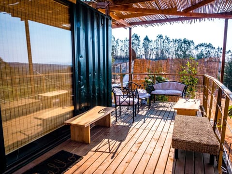 Natural landscape, Balcony/Terrace, Living room, Seating area