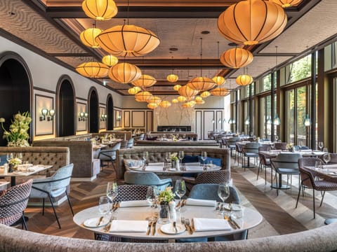 Restaurant/places to eat, View (from property/room)