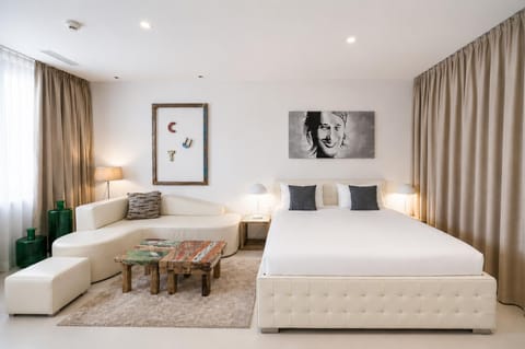 Bed, Living room, Bedroom
