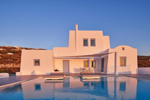 Property building, Swimming pool, Swimming pool, Sunrise