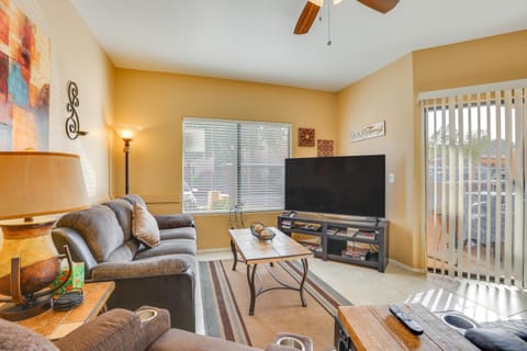 Phoenix Group Getaway, 3 Mi to State Farm Stadium! Apartment in Avondale