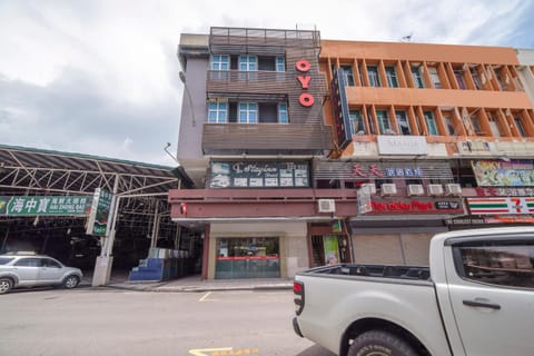 Facade/entrance, Parking