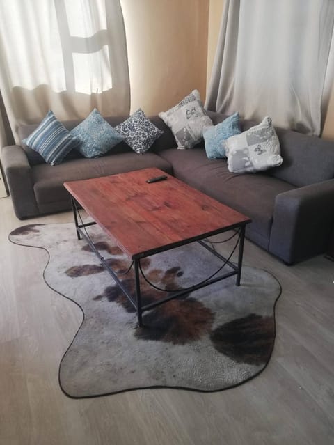 Communal lounge/ TV room, Living room, Seating area