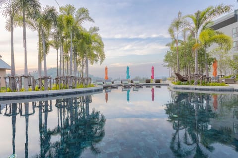 Swimming pool, Swimming pool