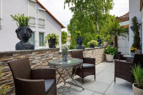 Property building, Balcony/Terrace, Living room