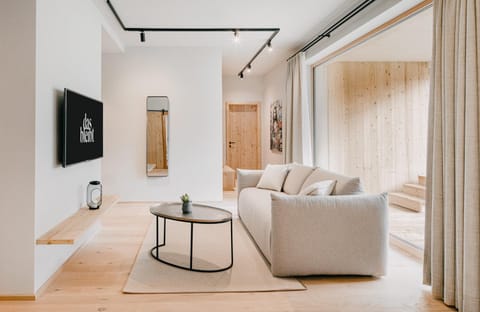 TV and multimedia, Balcony/Terrace, Living room, Seating area