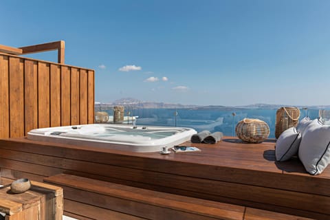 Hot Tub, Balcony/Terrace, Landmark view, Sea view