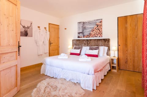 Winter, Summer, Balcony/Terrace, Bedroom, Mountain view