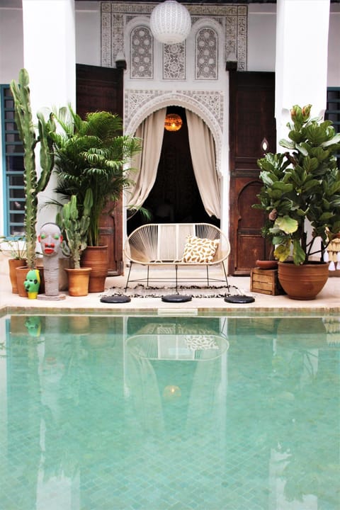 Swimming pool, Swimming pool