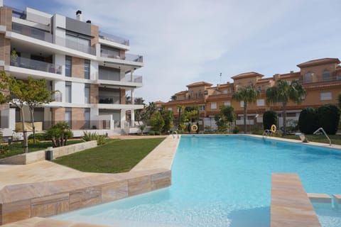 Property building, Pool view