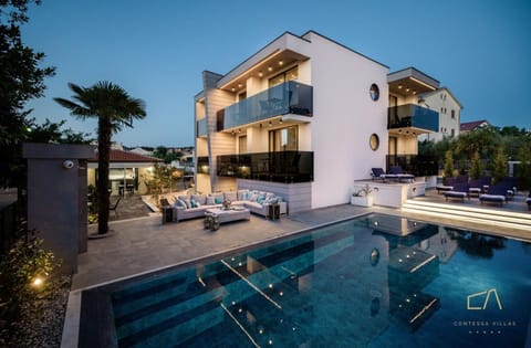 Property building, Swimming pool