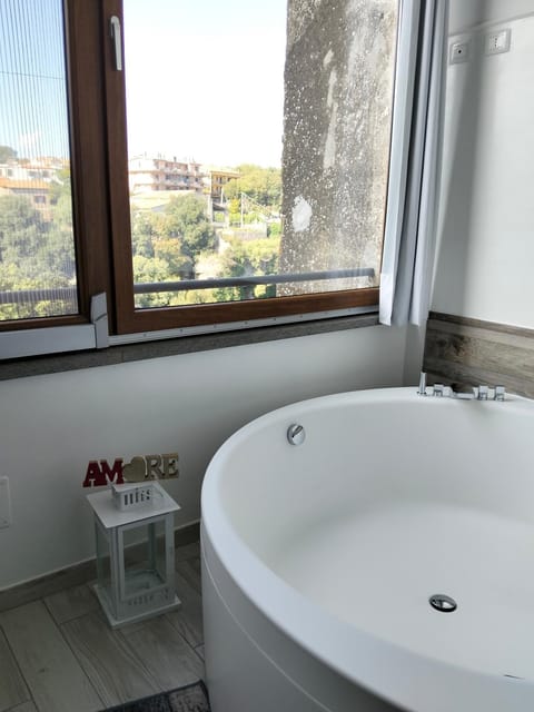 La casa nel Borgo Sospeso "con vasca e vista panoramica" Apartment in Umbria