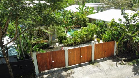 Day, Garden