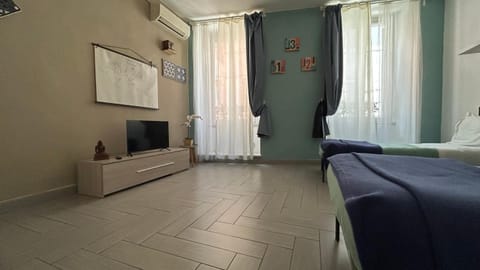 Communal lounge/ TV room, TV and multimedia, Living room, Other, Seating area, Evening entertainment, Bedroom, furniture, internet