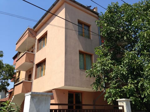 Facade/entrance, Facade/entrance, Decorative detail