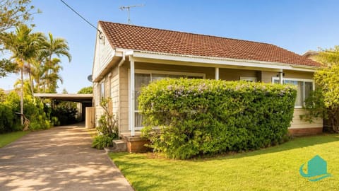 Property building, Natural landscape, Garden, Street view