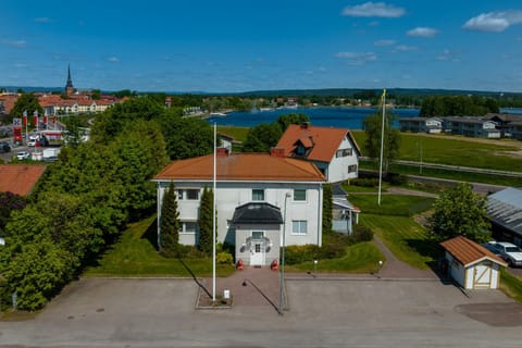 Property building, Bird's eye view, Location, Parking