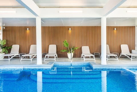 Pool view, Swimming pool, sunbed